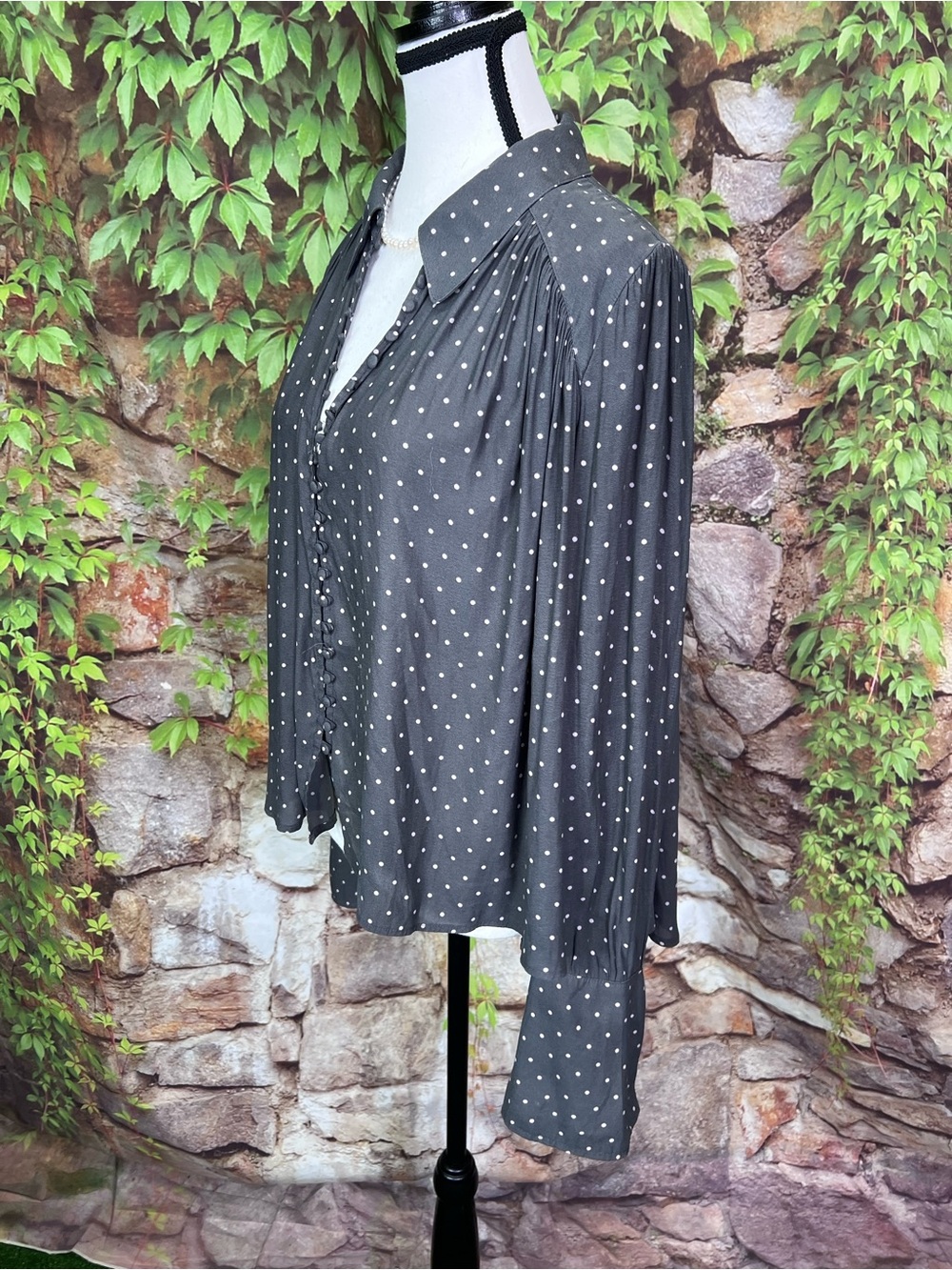 FREE PEOPLE Hi/Lo Gray Dotted Button Front Boho Workwear Swing Blouse, S - Picture 8 of 16